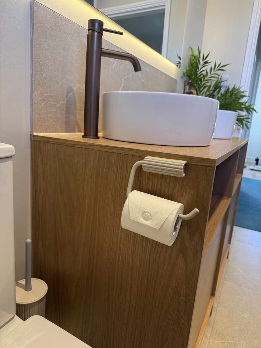 Vanity and vessel sink detail